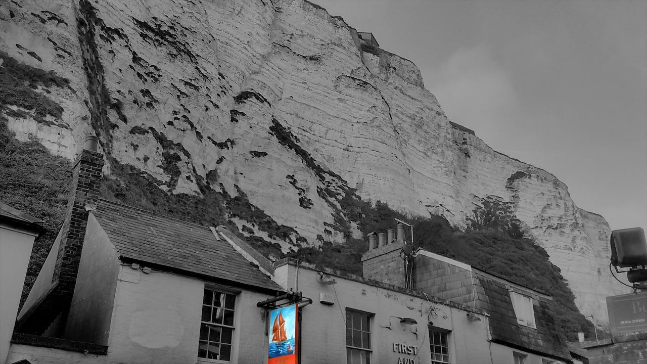 Dover Adventure Backpackers Exterior photo