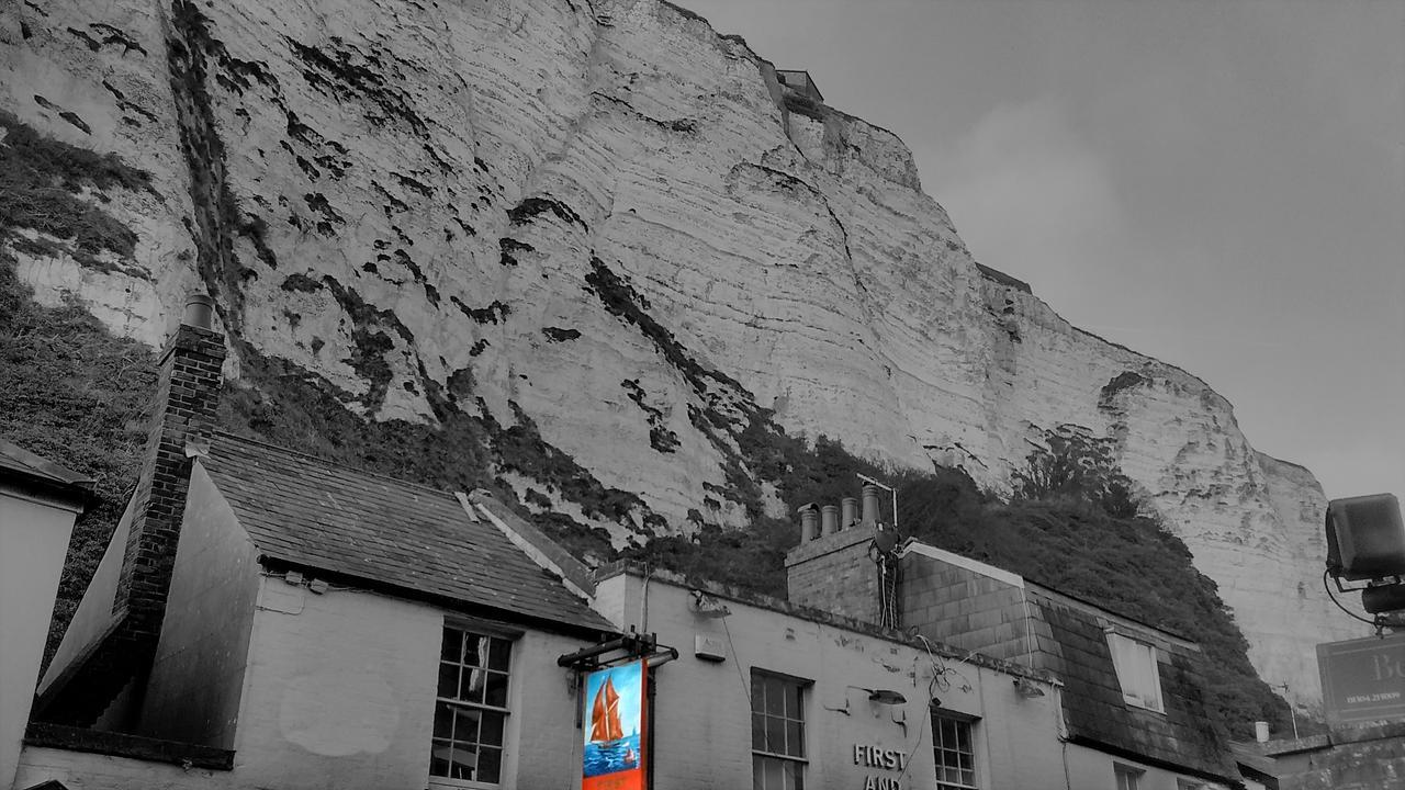 Dover Adventure Backpackers Hostel Exterior photo